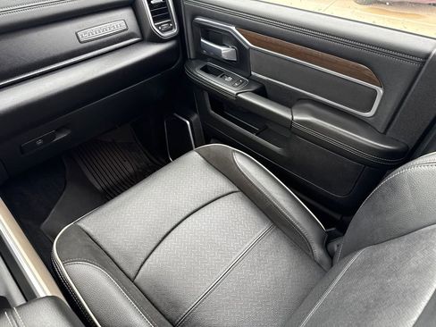 Used 2024 RAM 3500 Laramie image 15