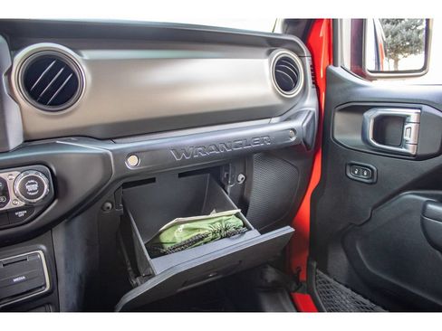Used 2022 Jeep Wrangler Sport AWD/4WD image 45