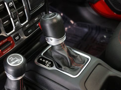 Used 2019 Jeep Wrangler Unlimited Rubicon w/ LED Lighting Group image 5