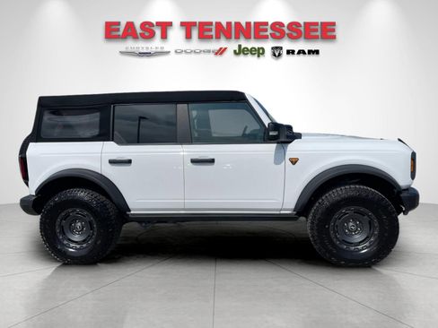 Used 2025 Ford Bronco Badlands AWD/4WD image 2