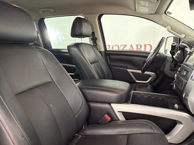 Used 2018 Nissan Titan SL w/ Chrome Package AWD/4WD image 28