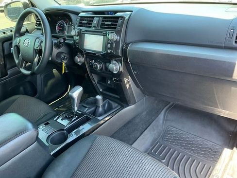 Used 2019 Toyota 4Runner TRD Off-Road AWD/4WD image 19