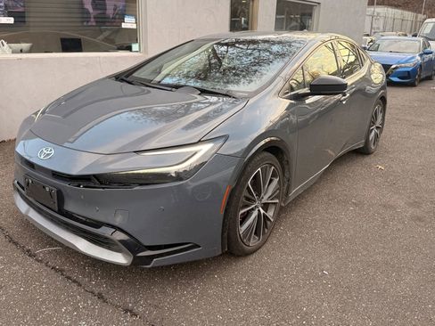 Used 2023 Toyota Prius XLE image 1