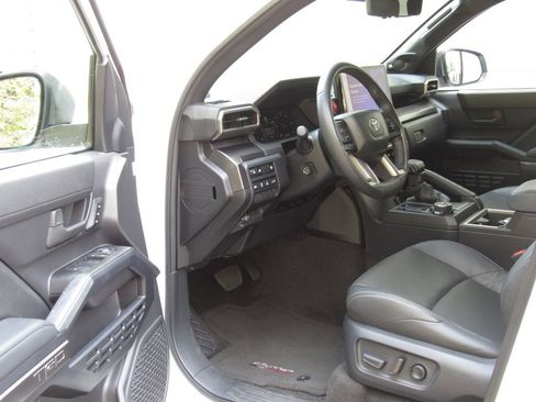 Used 2025 Toyota 4Runner TRD Off-Road Premium w/ Tow Technology Package AWD/4WD image 9