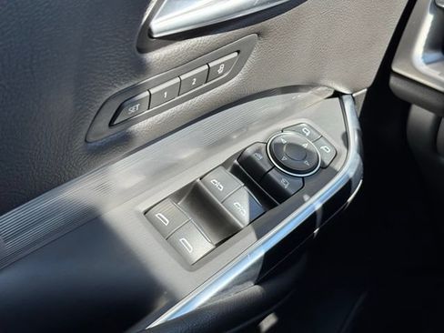 Certified 2025 Cadillac XT4 Premium Luxury AWD/4WD image 31