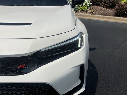Used 2025 Honda Civic Type R image 5