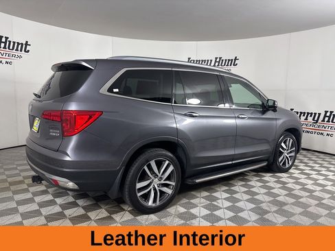 Used 2017 Honda Pilot Touring image 6