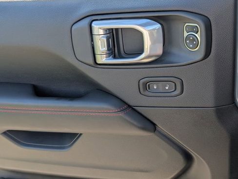 Used 2024 Jeep Wrangler Unlimited Rubicon image 25