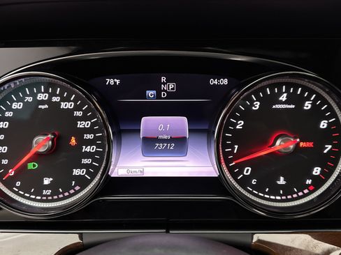 Used 2018 Mercedes-Benz E 400 4MATIC Sedan w/ Premium 1 Package image 19