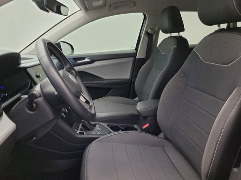 Used 2024 Volkswagen Taos SE FWD image 17