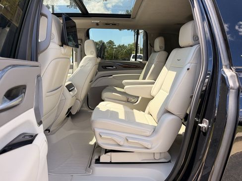 Used 2024 Cadillac Escalade ESV Sport Platinum AWD/4WD image 30