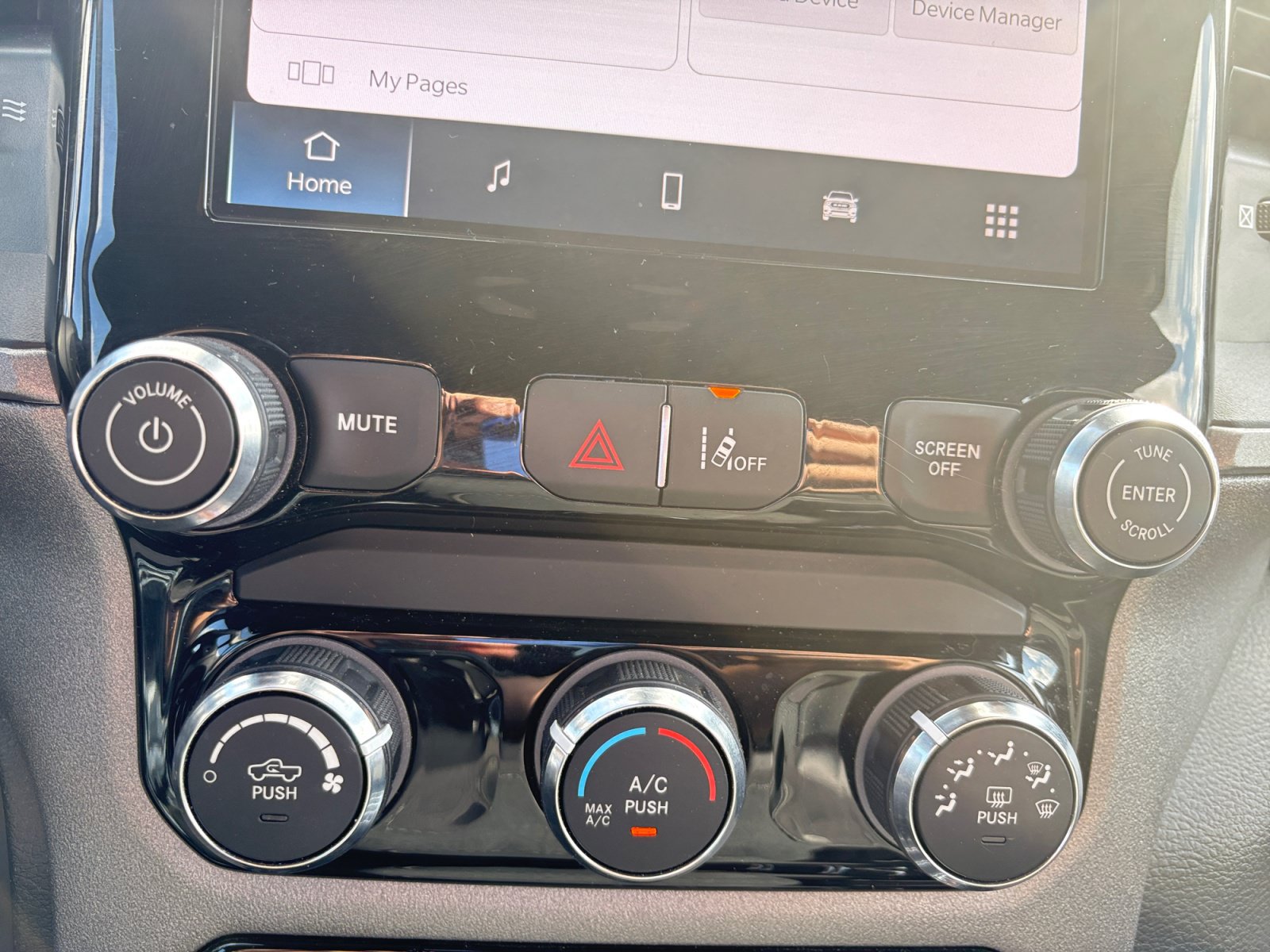 Used 2025 RAM 1500 Warlock AWD/4WD image 17