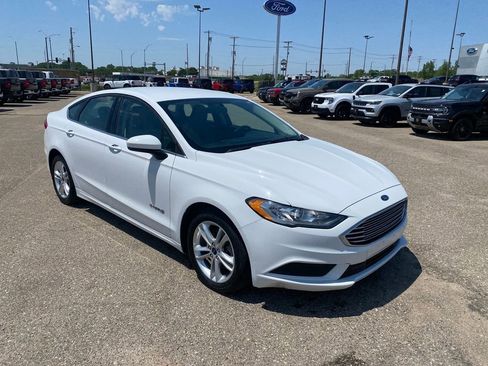 Used 2018 Ford Fusion S FWD image 8