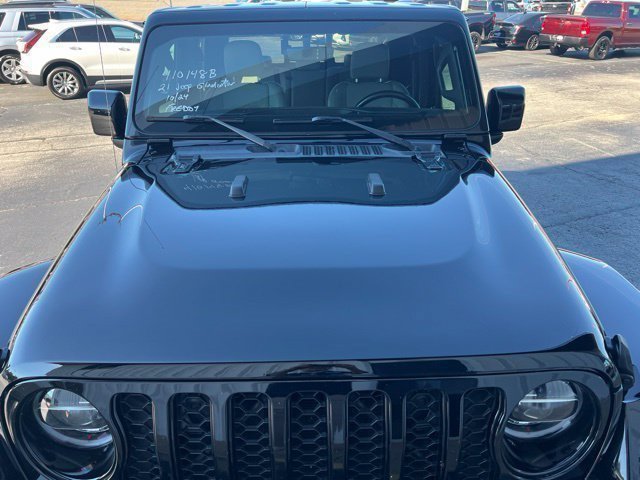 Used 2021 Jeep Gladiator Overland AWD/4WD image 14