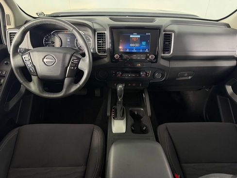 Used 2023 Nissan Frontier SV w/ SV Convenience Package RWD image 13