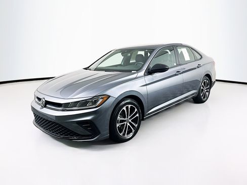 Used 2025 Volkswagen Jetta Sport FWD image 3