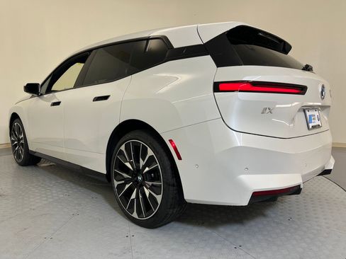 New 2026 BMW iX xDrive60 image 3