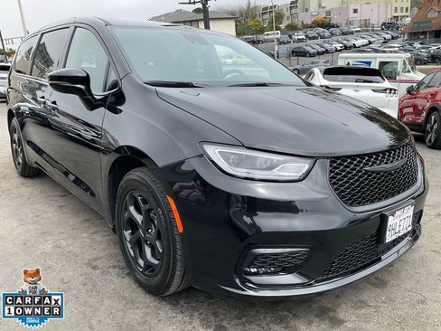 Used 2023 Chrysler Pacifica Limited w/ Uconnect Theater Family Group FWD image 77