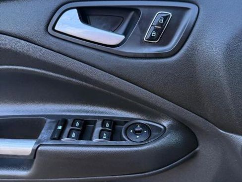 Used 2015 Ford Escape SE AWD/4WD image 15