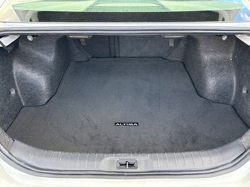 Used 2024 Nissan Altima 2.5 SV FWD image 14