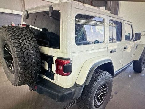 Used 2024 Jeep Wrangler Unlimited Rubicon AWD/4WD image 6