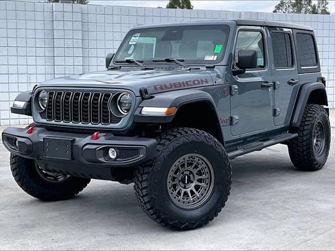 Certified 2025 Jeep Wrangler Unlimited Rubicon w/ Convenience Group AWD/4WD image 2