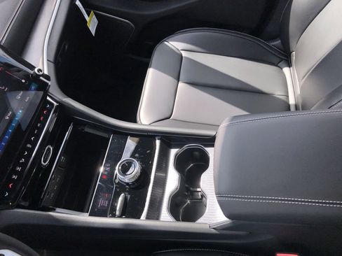 New 2026 Jeep Grand Cherokee Limited image 18