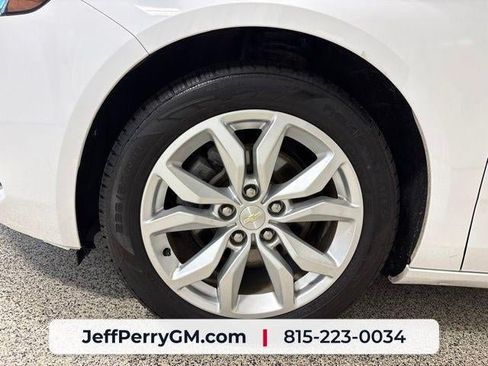 Used 2018 Chevrolet Impala LT FWD image 34