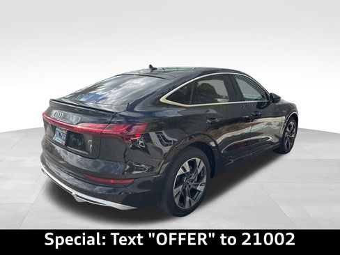 Used 2022 Audi e-tron Premium Plus image 2