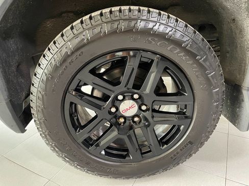 Used 2020 GMC Sierra 1500 SLE w/ SLE Value Package image 11