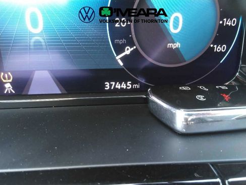 Used 2025 Volkswagen Atlas SE AWD/4WD image 4