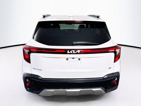 Used 2024 Kia Seltos S AWD/4WD image 6