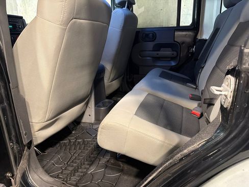 Used 2008 Jeep Wrangler Unlimited X AWD/4WD image 10