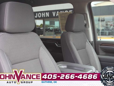 Used 2025 Chevrolet Silverado 2500 LT w/ Convenience Package AWD/4WD image 18