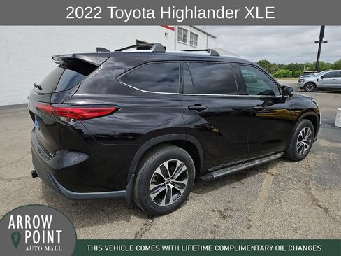 Used 2022 Toyota Highlander XLE FWD image 12