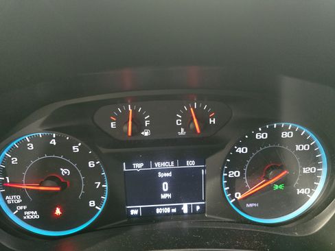 Used 2018 Chevrolet Equinox LT FWD image 16