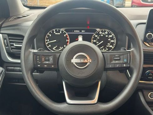 Used 2023 Nissan Rogue SV image 14