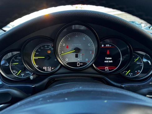 Used 2014 Porsche Panamera S image 16