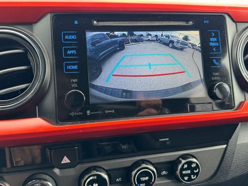 Used 2016 Toyota Tacoma TRD Sport w/ Towing Package AWD/4WD image 21