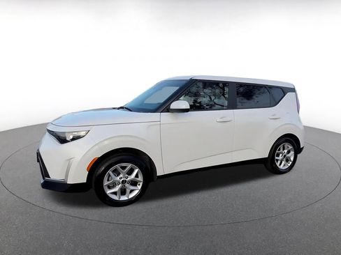 Used 2025 Kia Soul LX w/ LX Technology Package image 8