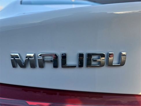 Used 2022 Chevrolet Malibu LT image 31