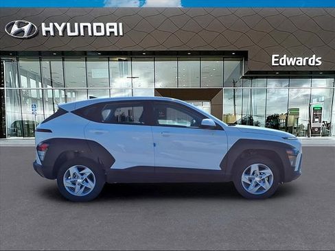 New 2026 Hyundai Kona SE image 8