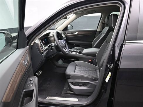 New 2026 Volkswagen Atlas SEL Premium R-Line image 9