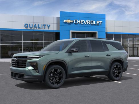 New 2027 Chevrolet Traverse LT FWD image 2