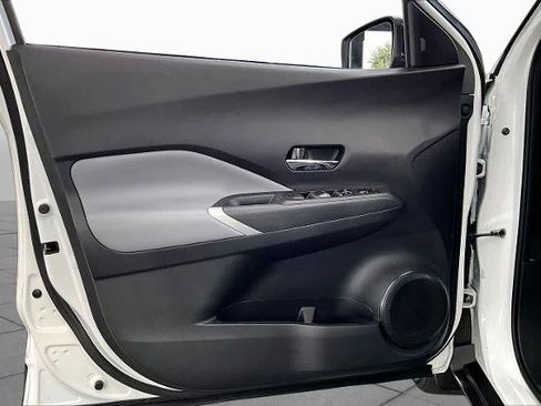 Certified 2024 Nissan Kicks SR w/ SR Premium Package FWD image 20