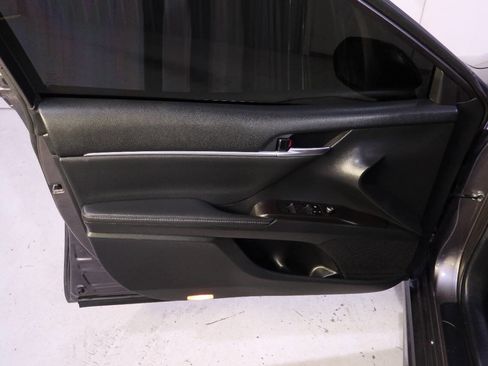 Used 2023 Toyota Camry XSE w/ Navigation Package image 33