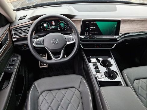 Certified 2025 Volkswagen Atlas SEL Premium R-Line image 12