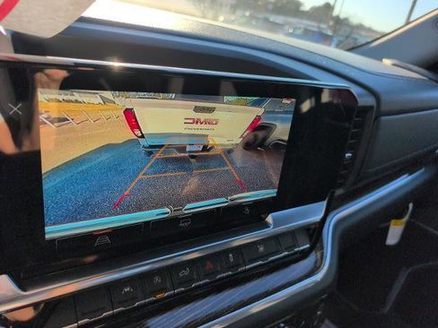 New 2025 GMC Sierra 1500 SLE w/ Preferred Package image 31