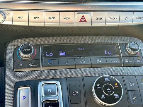 Used 2021 Hyundai Palisade Calligraphy image 16