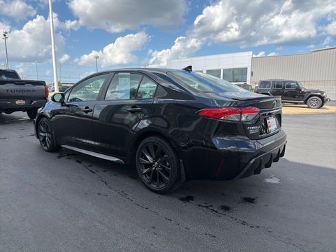 Used 2023 Toyota Corolla SE w/ Carpet Mat Package (TMS) image 5